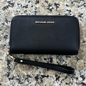 Michael Kors- Black wristlet